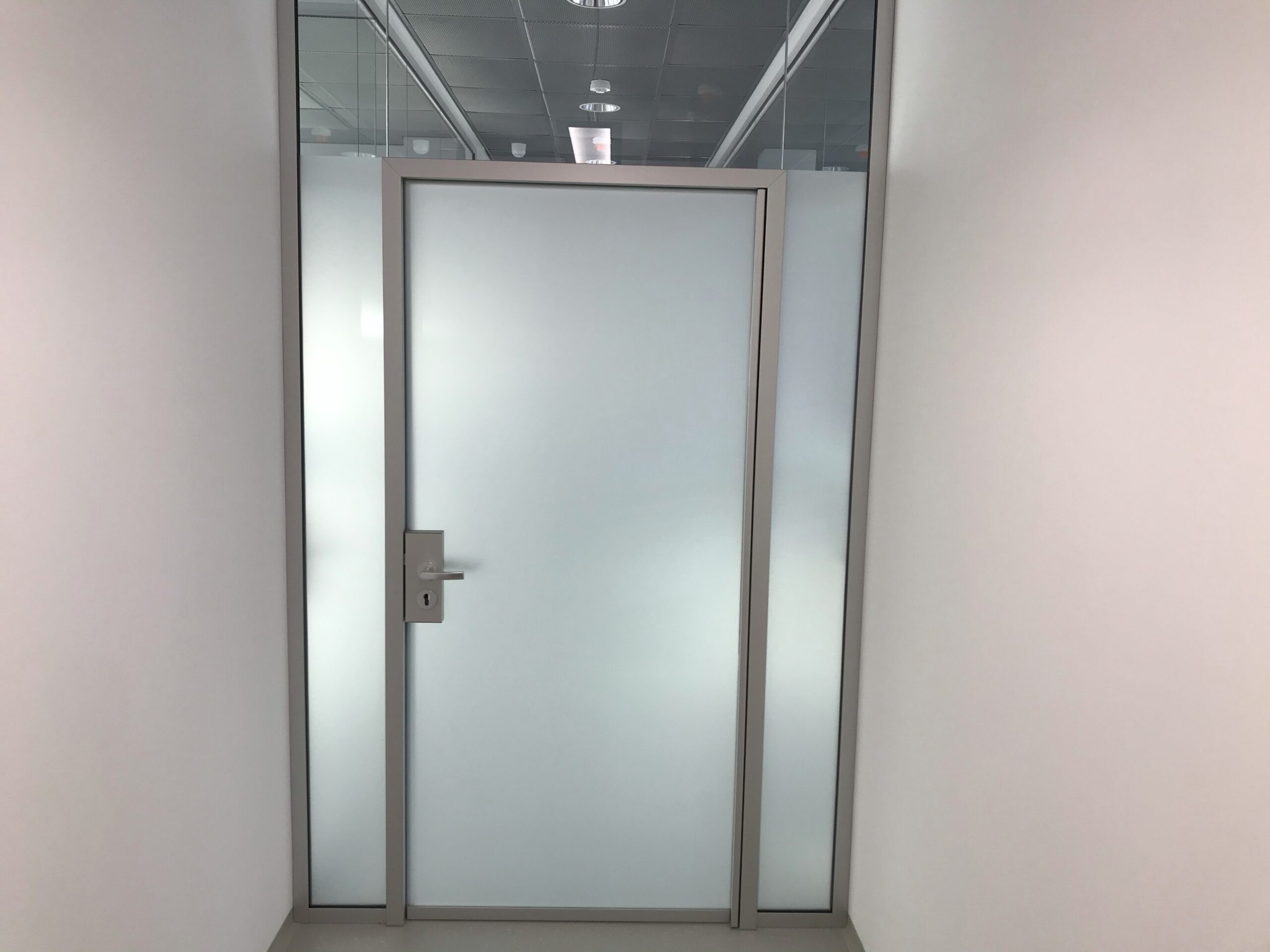 GF Milchglas- & Sichtschutzfolie – Für innen und außen 2 GF Milchglas- & Sichtschutzfolie