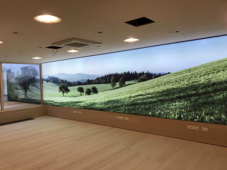 Großformat Bild hinterleuchtet 15m x 2,5m 1