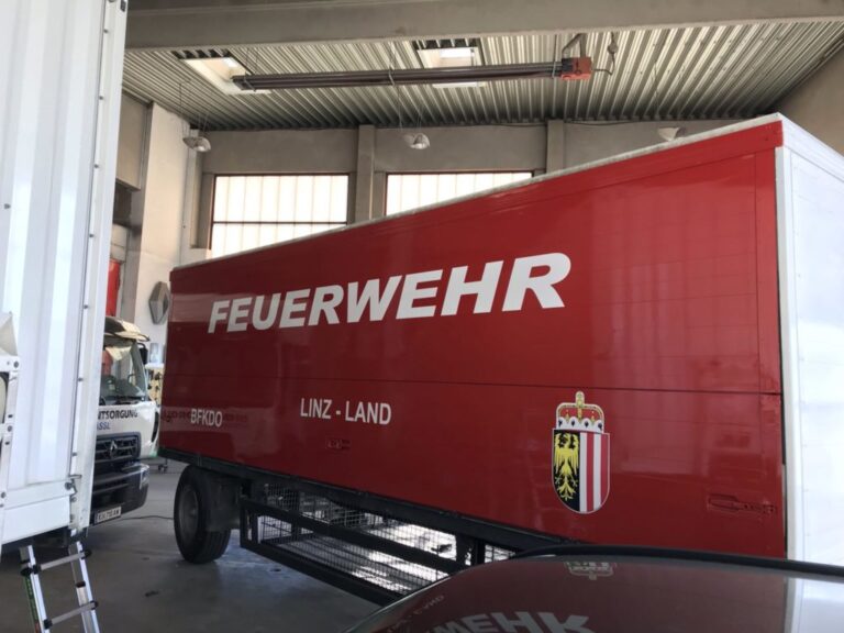 LKW-Anhänger Beschriftung Feuerwehr 2