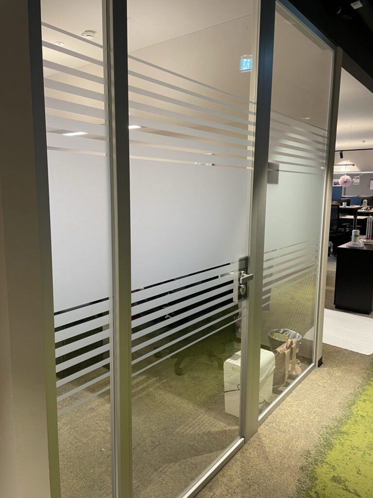 Sichtschutzfolie Buero Streifen Falkensteiner Hotels Residences 00002