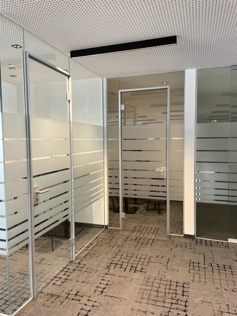 Sichtschutzfolien für die Büroräume in Linz 1