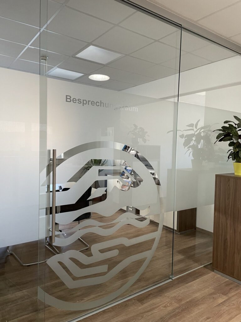 Sichtschutzfolien – Anlaufschutz – Glastrenwände