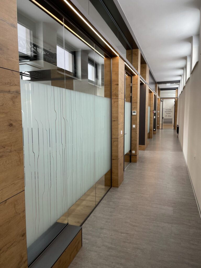 Sichtschutzfolien – Beschriftung Büro 1