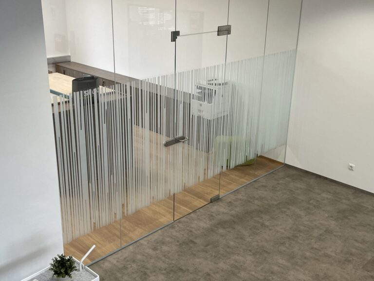 Sichtschutzfolien – Beschriftung Büro 11