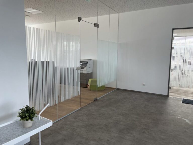 Sichtschutzfolien – Beschriftung Buero 9