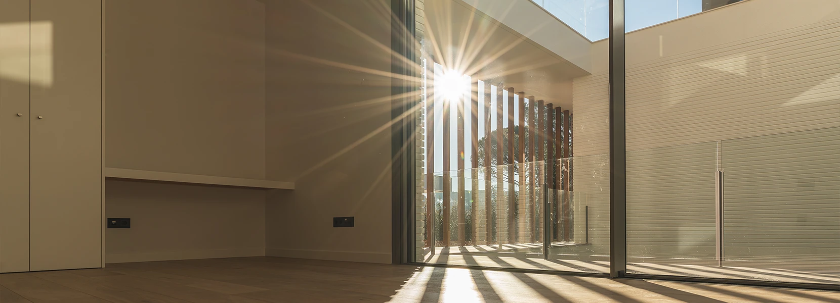 Glasfolierung 8 slide-sonnenschutzfolien-buero-innen-6