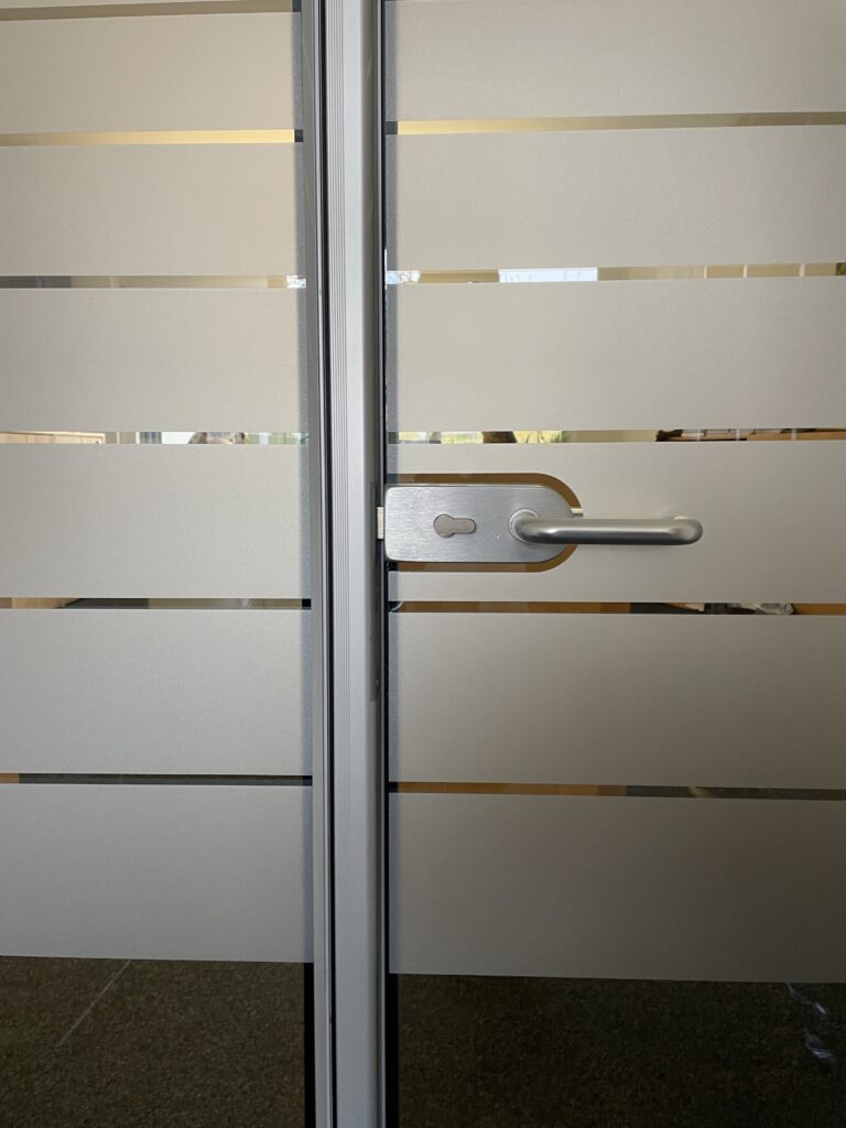 Sichtschutzfolie Streifen Büro