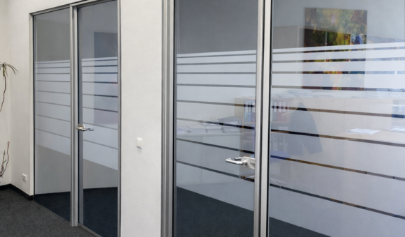 Glastrenwand Sichtschutzfolie Streifen